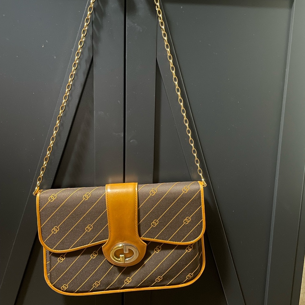 Gucci shoulder bag